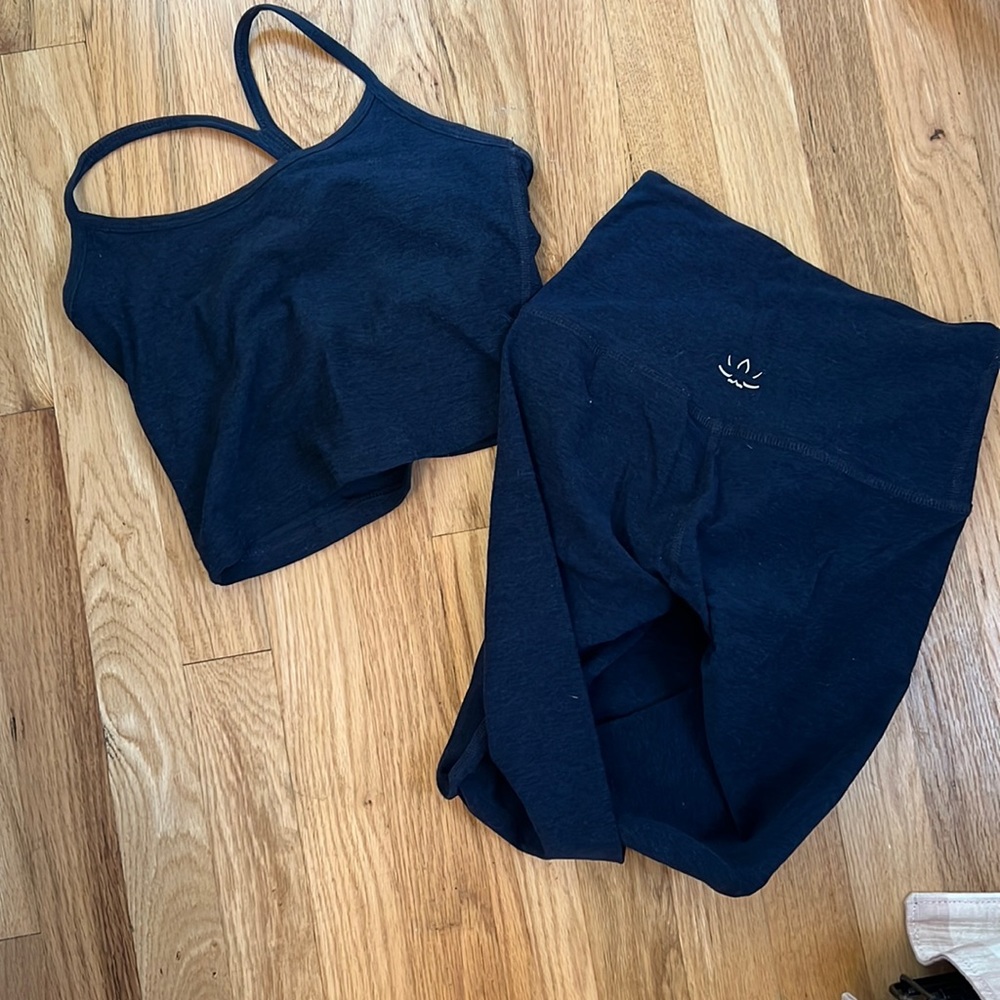 Beyond Yoga Navy Set
